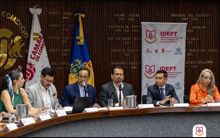 Durante la Primera Sesión del Comité de Gestión por Competencias para el Crecimiento y Desarrollo Económico de Jalisco, el IDEFT presentó avances en nuevos estándares laborales con sello jalisciense.. CORTESÍA.