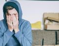 Especialistas recomiendan evitar la automedicación y acudir a un médico si el cansancio es persistente, ya que detrás de este síntoma pueden existir problemas de salud como anemia, trastornos hormonales o alteraciones del sueño. Unsplash