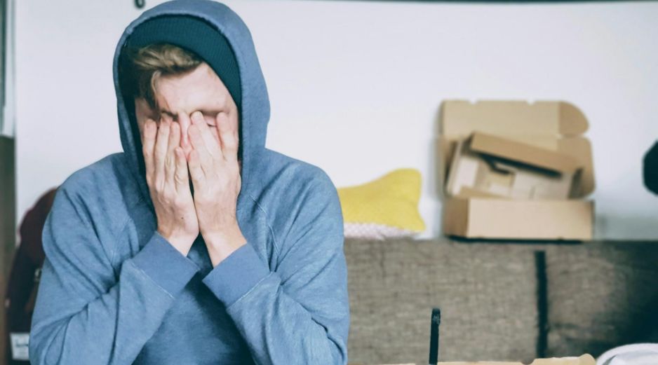 Especialistas recomiendan evitar la automedicación y acudir a un médico si el cansancio es persistente, ya que detrás de este síntoma pueden existir problemas de salud como anemia, trastornos hormonales o alteraciones del sueño. Unsplash