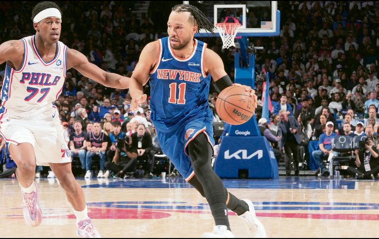 El base del conjunto neoyorquino, Jalen Brunson, anotó 33 puntos y sentenció el partido con canastas importantes en los minutos finales. AFP