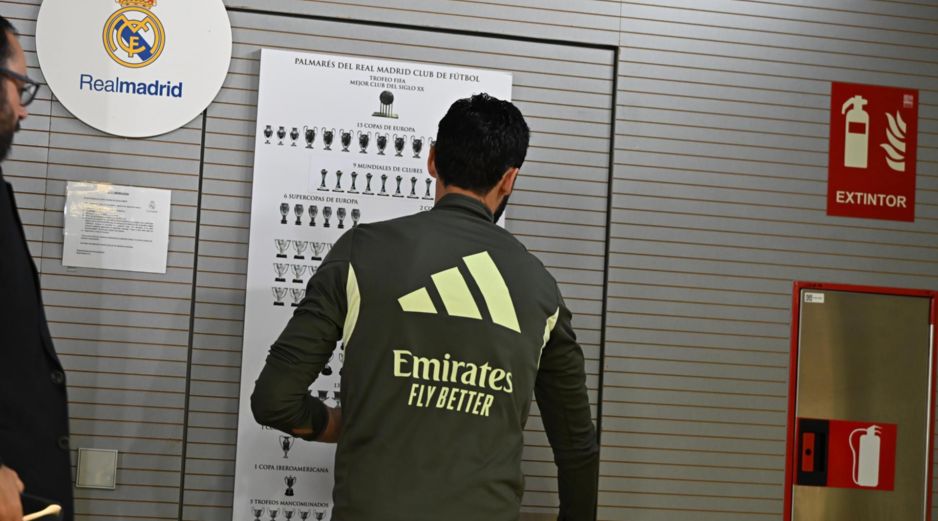Álvaro Arbeloa tras la rueda de prensa del día de hoy antes de que el Real Madrid enfrente al Barcelona. EFE / Fernando Villar