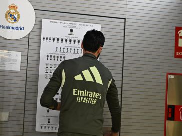Álvaro Arbeloa tras la rueda de prensa del día de hoy antes de que el Real Madrid enfrente al Barcelona. EFE / Fernando Villar