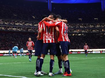 Aficionados de Chivas llenarán el Estadio AKRON para apoyar al equipo en busca de remontar la serie ante Tigres. IMAGO7
