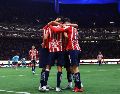 Aficionados de Chivas llenarán el Estadio AKRON para apoyar al equipo en busca de remontar la serie ante Tigres. IMAGO7