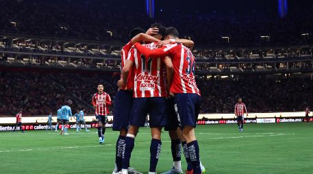 Aficionados de Chivas llenarán el Estadio AKRON para apoyar al equipo en busca de remontar la serie ante Tigres. IMAGO7