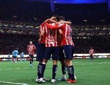 Aficionados de Chivas llenarán el Estadio AKRON para apoyar al equipo en busca de remontar la serie ante Tigres. IMAGO7