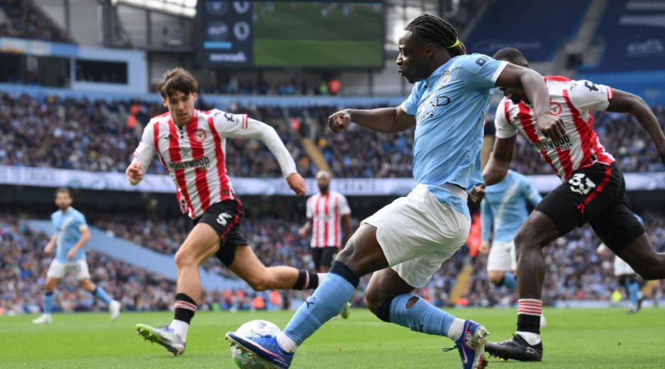 Jérémy Doku abrió el camino del triunfo para Manchester City en la goleada sobre Brentford en la Premier League. EFE / G. Oakley