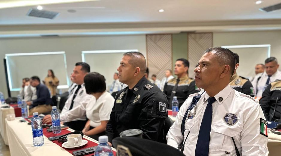Con motivo del Mundial 2026, la Policía estatal ha recibido una serie de cursos y capacitaciones para el manejo de masas y la atención a la ciudadanía. CORTESÍA.