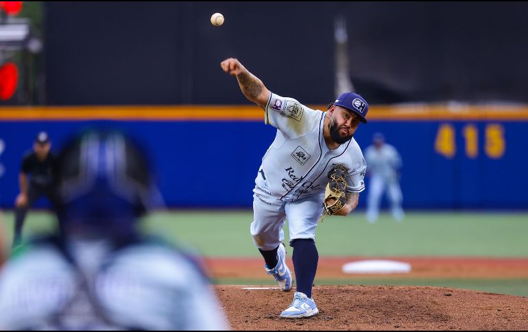 Luis Iván Rodríguez salió del juego cargando con la tercera derrota de la campaña, tras cinco entradas de labor con diez imparables, cuatro carreras limpias y solo un ponche. CORTESÍA/ CHARROS DE JALISCO.