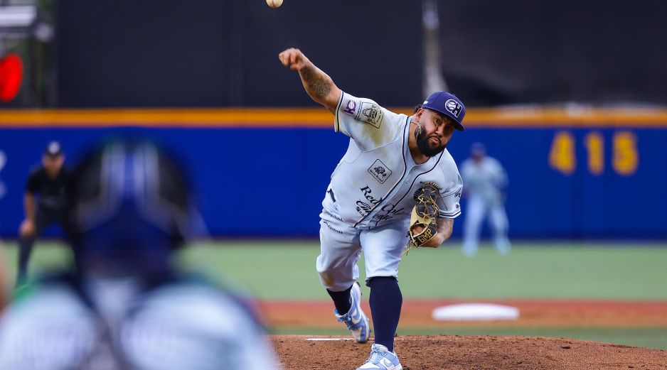 Luis Iván Rodríguez salió del juego cargando con la tercera derrota de la campaña, tras cinco entradas de labor con diez imparables, cuatro carreras limpias y solo un ponche. CORTESÍA/ CHARROS DE JALISCO.