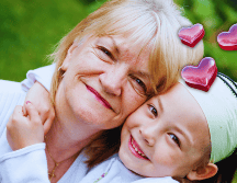 Este 10 de mayo, te invitamos a mirar a tu abuela no solo como la consentidora oficial, sino como la heroína absoluta que hace posible el equilibrio de tu hogar. ESPECIAL / CANVA
