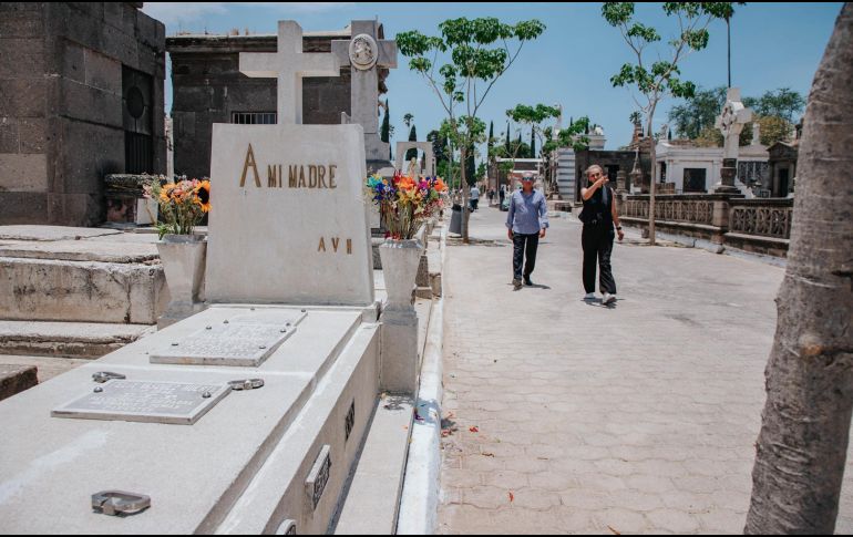 Ante la masiva asistencia que se registra hoy en los cementerios, las autoridades han emitido una serie de recomendaciones para la población. ESPECIAL/Gobierno de Guadalajara