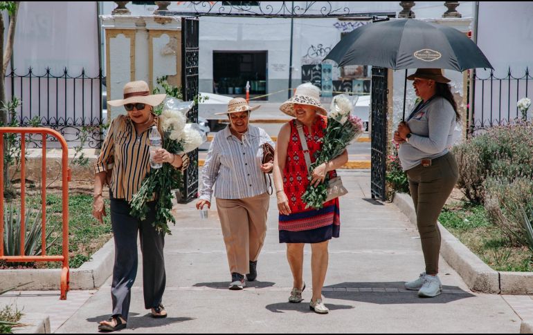 Ante la masiva asistencia que se registra hoy en los cementerios, las autoridades han emitido una serie de recomendaciones para la población. ESPECIAL/Gobierno de Guadalajara