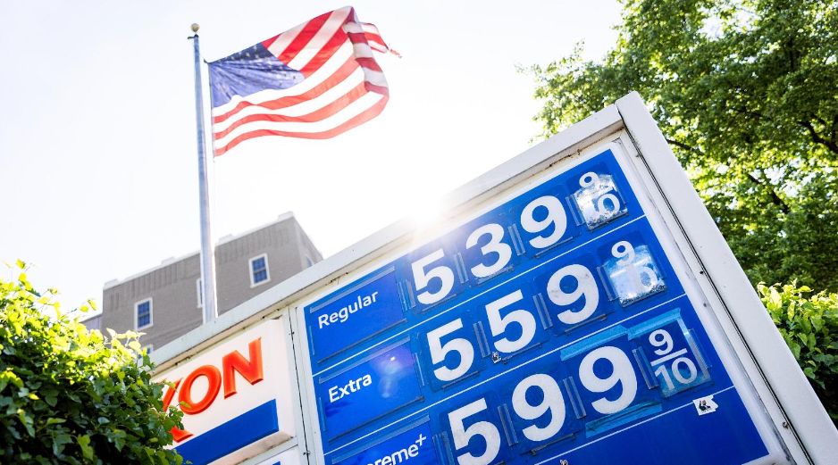 Los precios de la gasolina en Estados Unidos se han disparado y alcanzaron este domingo un aumento de más del 50 % desde el inicio de la guerra con Irán. EFE/EPA/J. Lo Scalzo