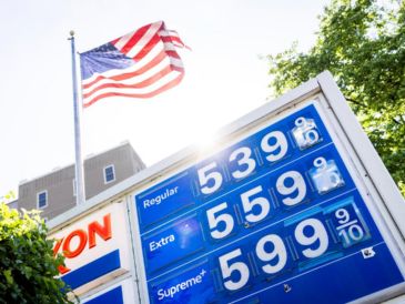 Los precios de la gasolina en Estados Unidos se han disparado y alcanzaron este domingo un aumento de más del 50 % desde el inicio de la guerra con Irán. EFE/EPA/J. Lo Scalzo