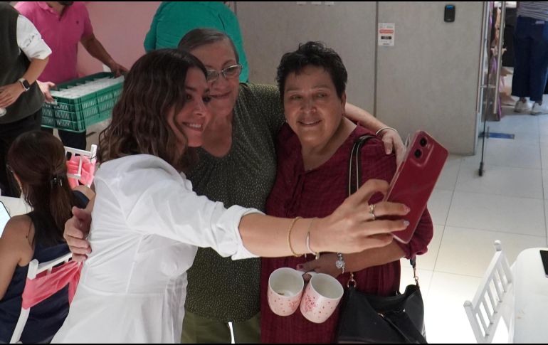 En la cena, celebrada anoche en el marco del Día de las Madres, las mujeres que se encuentran en este centro médico pudieron compartir sus experiencias. ESPECIAL
