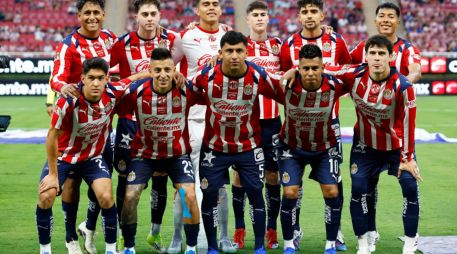 Pese al cambio de sede, el técnico Gabriel Milito aseguró que la esencia del equipo y la conexión con la afición permanecerán intactas sin importar el inmueble donde jueguen. EFE/ F. Guasco