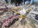 Decenas de familia se dieron cita en el Panteón de Mezquitán, en Guadalajara, para celebrar el Día de las Madres en compañía familiar. EL INFORMADOR/ O. GONZÁLEZ.