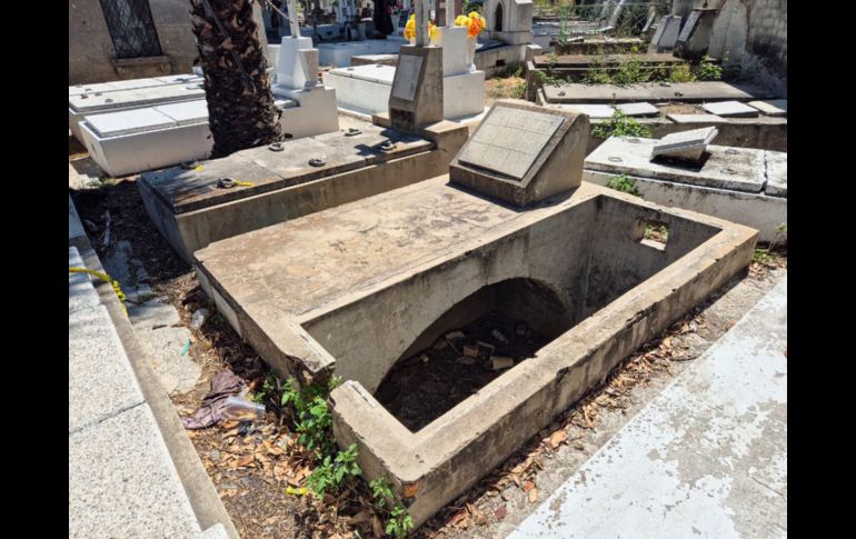Aunque han externado sus denuncias con personal del cementerio y del Gobierno de Guadalajara, visitantes reclamaron que las malas condiciones y la inseguridad persisten en el Panteón de Mezquitán. EL INFORMADOR / J. Acosta
