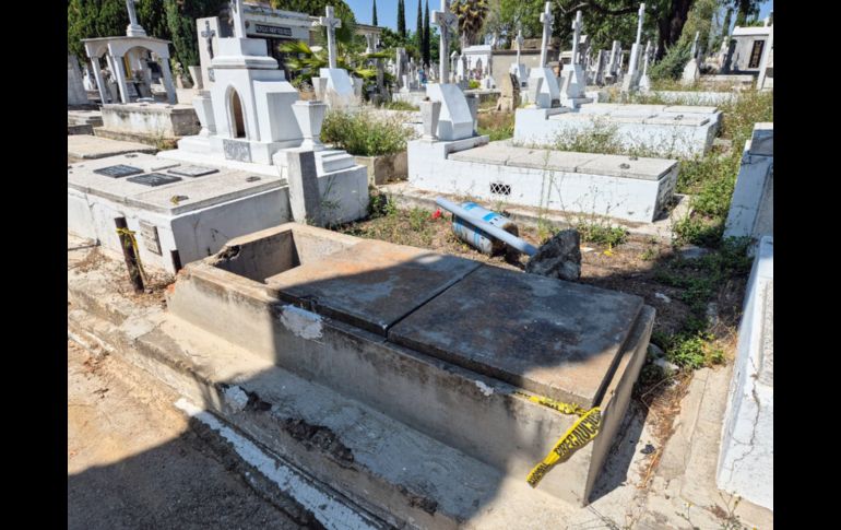 Aunque han externado sus denuncias con personal del cementerio y del Gobierno de Guadalajara, visitantes reclamaron que las malas condiciones y la inseguridad persisten en el Panteón de Mezquitán. EL INFORMADOR / J. Acosta