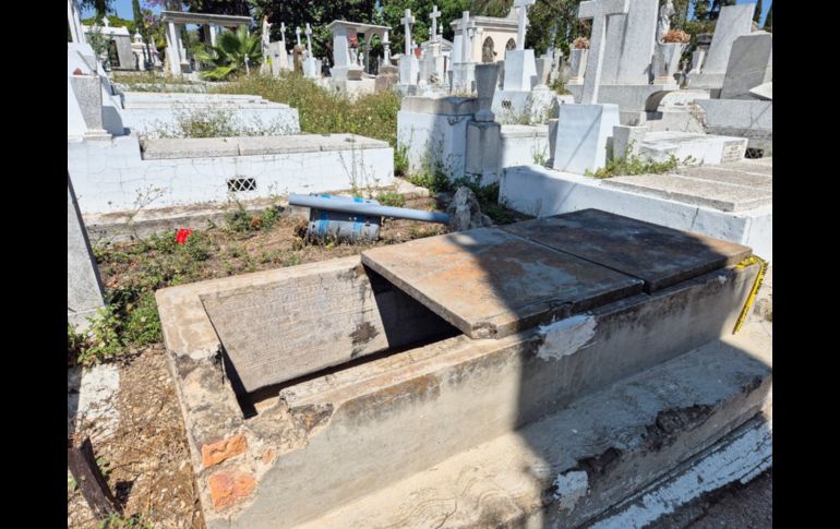 Aunque han externado sus denuncias con personal del cementerio y del Gobierno de Guadalajara, visitantes reclamaron que las malas condiciones y la inseguridad persisten en el Panteón de Mezquitán. EL INFORMADOR / J. Acosta