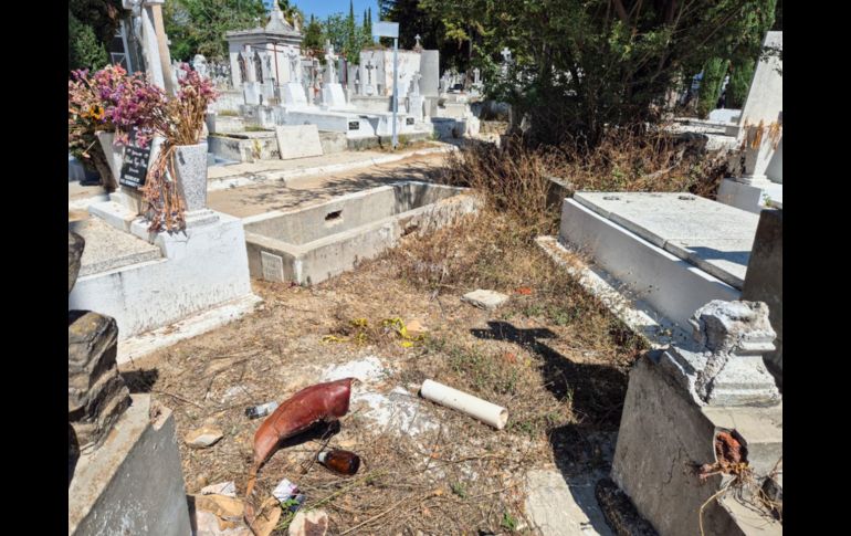 Aunque han externado sus denuncias con personal del cementerio y del Gobierno de Guadalajara, visitantes reclamaron que las malas condiciones y la inseguridad persisten en el Panteón de Mezquitán. EL INFORMADOR / J. Acosta