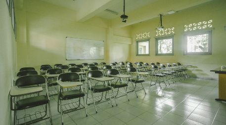 Aunque los estudiantes terminarían clases antes, el personal docente aún tendría actividades administrativas posteriores. UNSPLASH