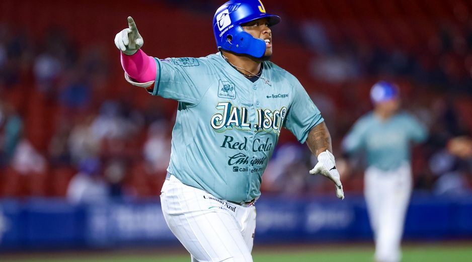 Willie Calhoun castigó un lanzamiento y desapareció la pelota del parque para sellar la remontada con un dramático jonrón de dos carreras. CORTESÍA/ CHARROS DE JALISCO.
