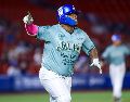 Willie Calhoun castigó un lanzamiento y desapareció la pelota del parque para sellar la remontada con un dramático jonrón de dos carreras. CORTESÍA/ CHARROS DE JALISCO.