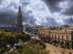 El panorama para el resto de la semana indica que las lluvias intermitentes continuarán al menos hasta el miércoles en Guadalajara. ESPECIAL / CANVA