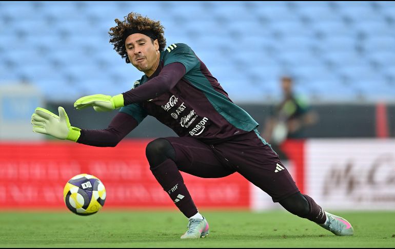 A sus 40 años, Guillermo Ochoa no solo busca defender la portería, sino inscribir su nombre en la eternidad del futbol mundial. IMAGO7