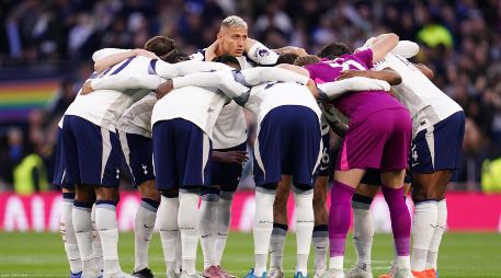El conjunto londinense, que hace apenas unos años disputaba finales europeas y peleaba por puestos de Champions League, ahora se encuentra inmerso en una batalla por evitar el descenso. AFP.