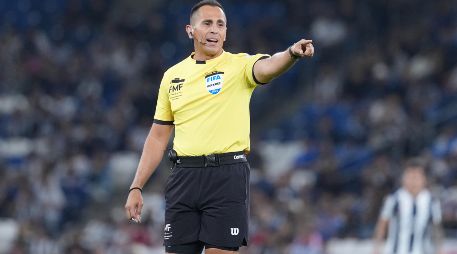 El miércoles y jueves, todas las miradas estarán puestas en ellos: los árbitros deberán asegurar que la nota principal se escriba con goles y no con errores de apreciación. IMAGO7.