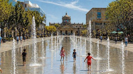 Renuevan la fuente de la Plaza Tapatía; preserva la vista del Hospicio Cabañas