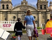 Aunque el calendario general no se recorta, sí habrá medidas especiales en Jalisco. ESPECIAL / EL INFORMADOR y CANVA
