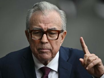 Loret de Mola comparó la situación del estado de Sinaloa con la crisis vivida en Venezuela, al analizar la salida temporal de Rubén Rocha Moya (foto) de la gubernatura en medio del conflicto de seguridad que afecta al estado. AFP / ARCHIVO