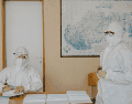 Como medida preventiva, las autoridades sanitarias internacionales recomiendan el aislamiento estricto de los casos sospechosos, el uso de protección respiratoria y una higiene de manos rigurosa. CANVA