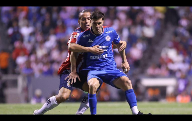La expectación por el partido de ida de las semifinales del Clausura 2026 entre Cruz Azul y Chivas se vio opacada por una ola de quejas contra la boletera Fanki, luego de que aficionados denunciaran la cancelación de boletos adquiridos durante la preventa del encuentro. IMAGO7