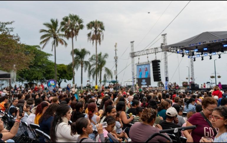 El evento reunió a alrededor de 4 mil asistentes, en su mayoría madres de familia acompañadas por familiares y amistades. CORTESÍA.