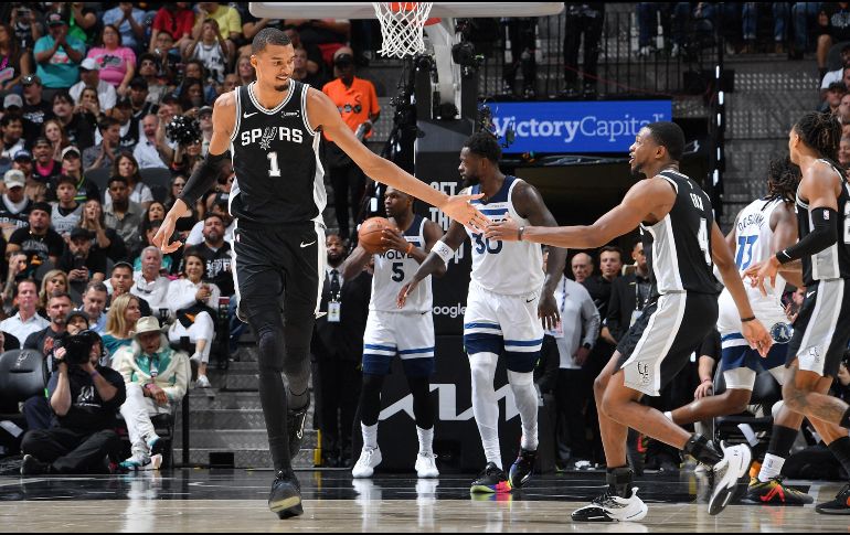 San Antonio dominó en casa y quedó a un triunfo de las Finales del Oeste. AFP/ M. GONZALES.