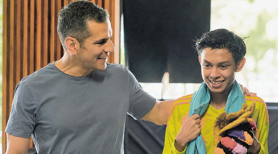 El actor Danilo Guardiola da vida a “Martín”, en la cinta “Un portero muy improbable”. CORTESÍA