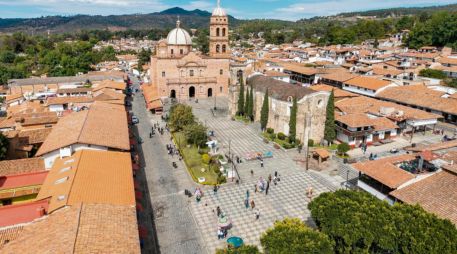 En este evento, los participantes realizan ejercicios de equilibrio, saltos y acrobacias sobre líneas suspendidas a gran altura. ESPECIAL