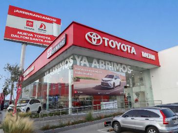 Fachada Dalton Toyota en Santa Anita. GENTE BIEN JALISCO / Revista del 15 de mayo 2026