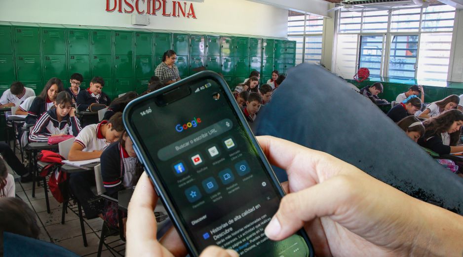 Conoce la historia de Sandra Ramírez, quien integra los celulares a sus clases. EL INFORMADOR / ARCHIVO