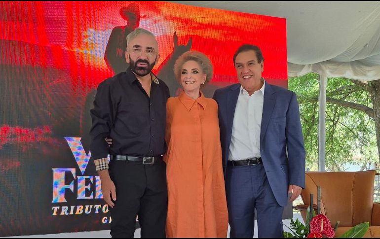 Cuquita Abarca, viuda del cantante, no ocultó la emoción al escuchar por primera vez el dueto entre Vicente y Alejandro Fernández en “El Rey” en vivo, durante un show de 
