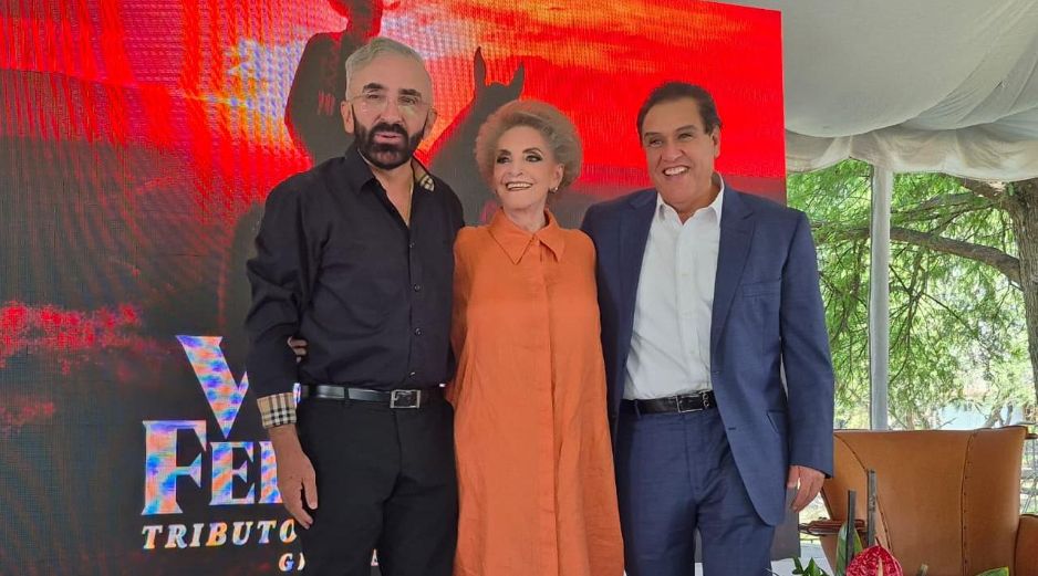 Cuquita Abarca, viuda del cantante, no ocultó la emoción al escuchar por primera vez el dueto entre Vicente y Alejandro Fernández en “El Rey” en vivo, durante un show de 