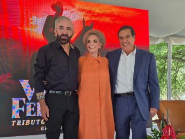 Cuquita Abarca, viuda del cantante, no ocultó la emoción al escuchar por primera vez el dueto entre Vicente y Alejandro Fernández en “El Rey” en vivo, durante un show de "El Potrillo". EL INFORMADOR