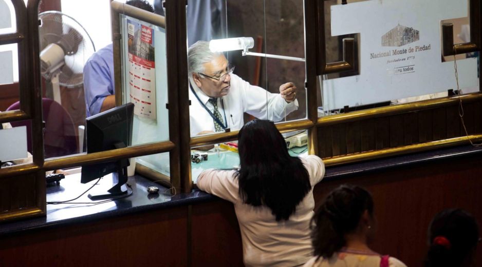 Miles de familias y trabajadores enfrentan incertidumbre económica ante la prolongación indefinida de la huelga en Nacional Monte de Piedad. SUN/ARCHIVO