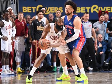 Cleveland resistió en tiempo extra y dejó a Detroit al borde de la eliminación en la semifinal del Este. AFP.