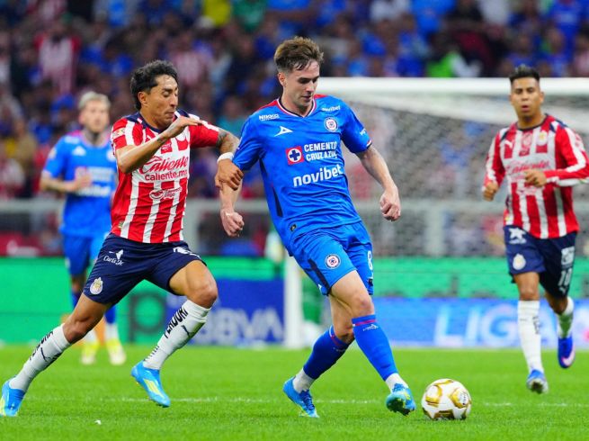A Chivas le basta empatar el marcador global para avanzar a la Final por su posición en la tabla, mientras que Cruz Azul necesita ganar por cualquier resultado para mantenerse con vida. IMAGO7.